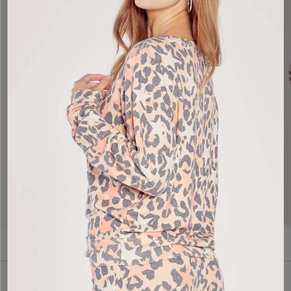 NEW IN PACKAGE- Wildfox Stars & Spots Baggy Beach Jumper - Picture 4 of 4
